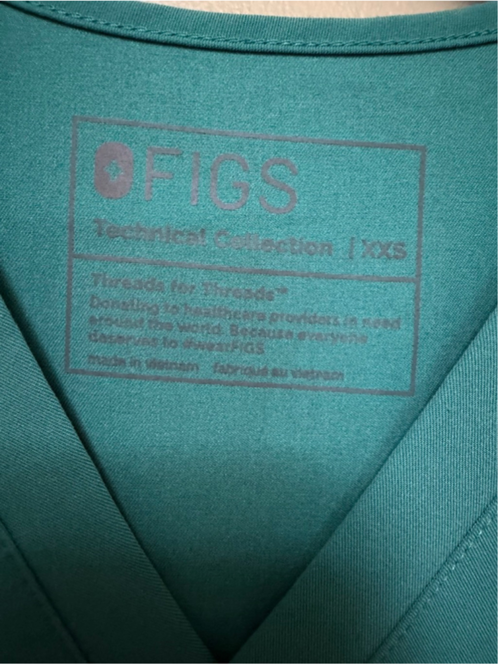 FIGS Scrubs Set - Picture 5 of 10